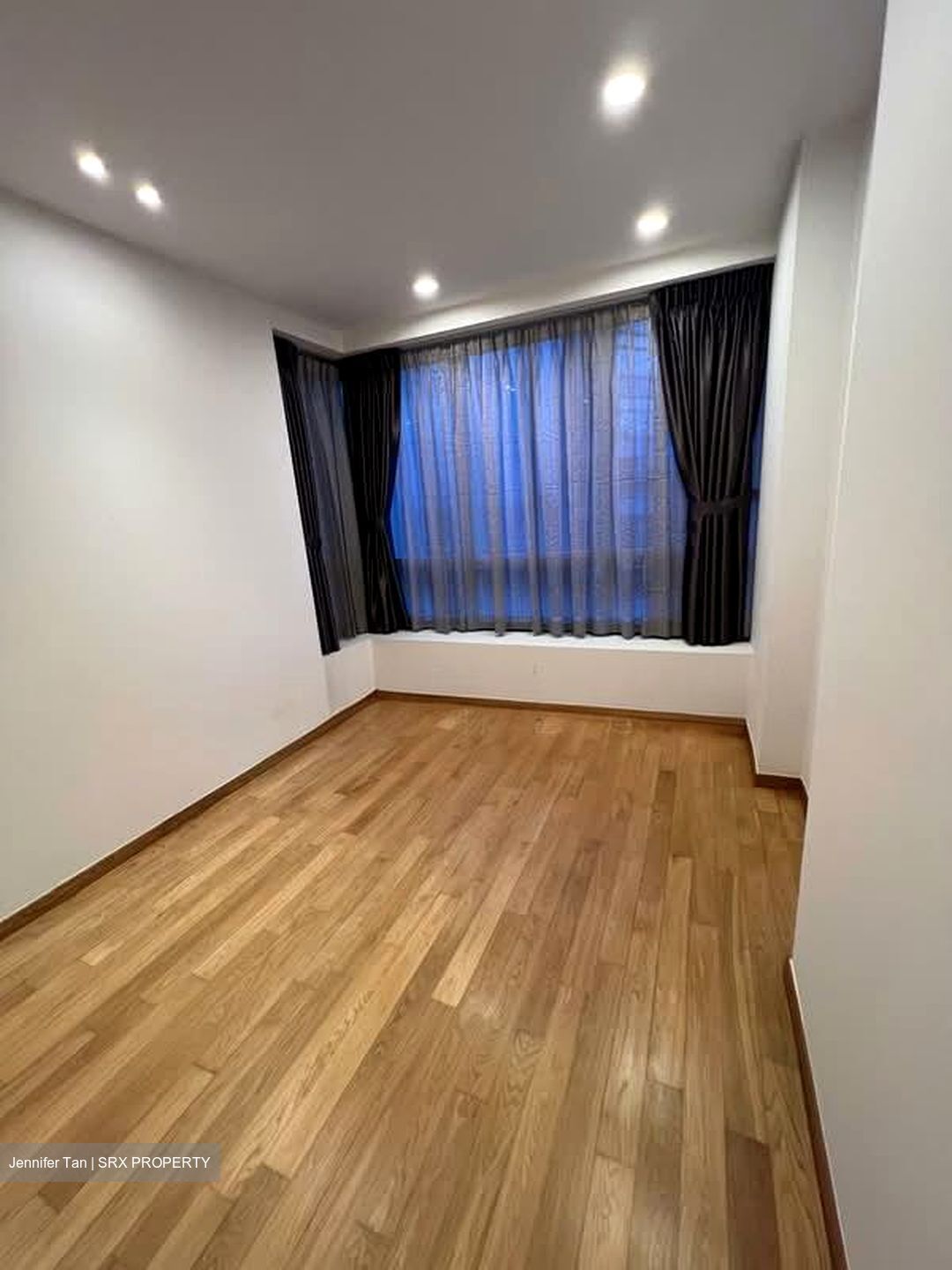 Marina Bay Residences (D1), Condominium #571569421